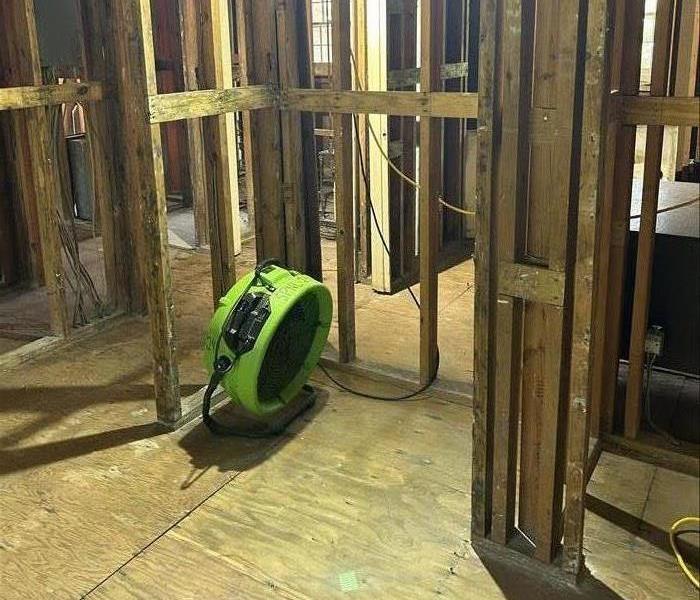 SERVPRO drying unit - doing its job at home in Laurens SC